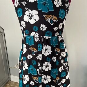 Jaguars NFL women’s dress! Team logo. Cute with pockets